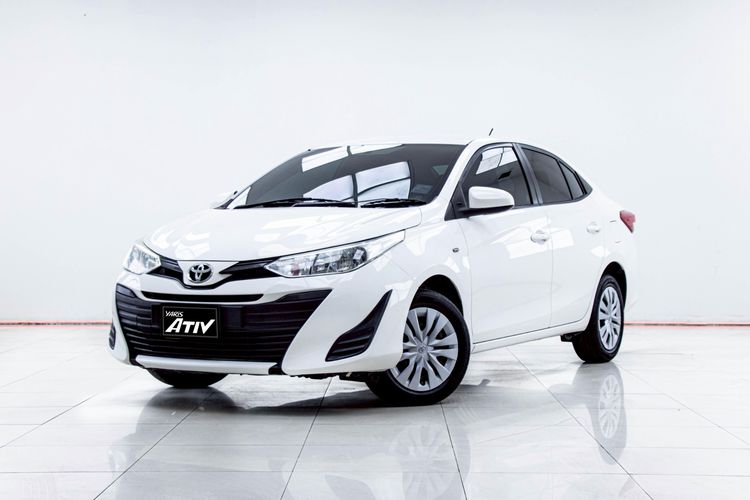 Toyota Yaris ATIV 2017 1.2 J Sedan เบนซิน ไม่ติดแก๊ส เกียร์อัตโนมัติ ขาว รูปที่ 4