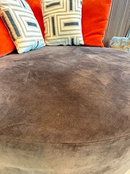 โซฟาทรงกลม ฐานหมุนได้ เบาะผ้ากำมะหยี่สีน้ำตาลเข้ม พร้อมหมอนอิง  รูปที่ 7