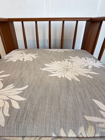 เก้าอี้อาร์มแชร์ไม้สัก เบาะผ้าลายดอกไม้สีเทา รูปที่ 8