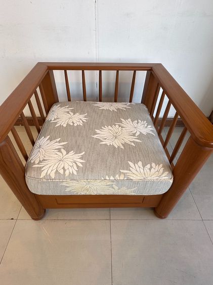 เก้าอี้อาร์มแชร์ไม้สัก เบาะผ้าลายดอกไม้สีเทา รูปที่ 6