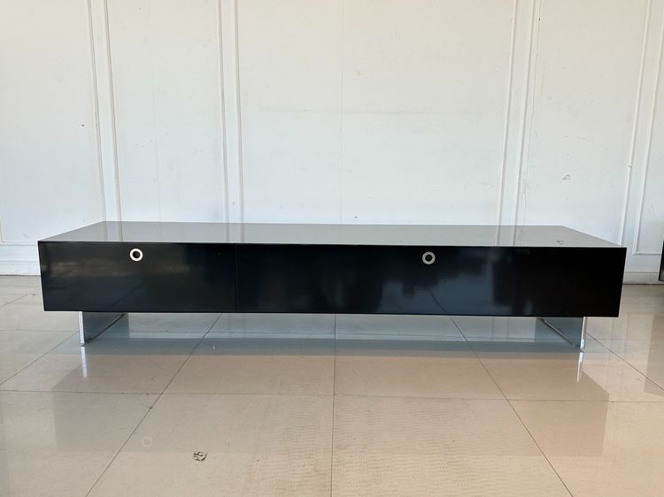 ตู้วางทีวี 2 บานเปิด โครงไม้ MDF ผิวไฮกรอสสีดำ ขาเหล็ก  