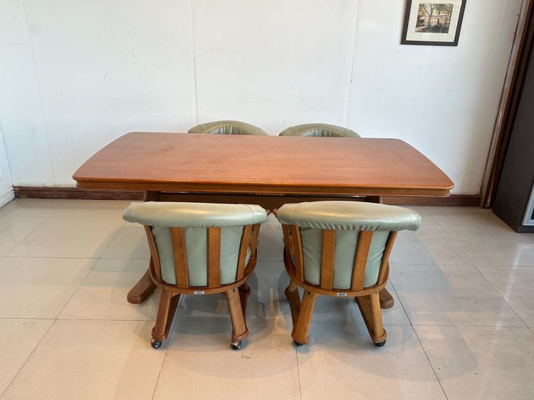 อื่นๆ น้ำตาล ชุดโต๊ะทานอาหารไม้สนประสาน 4 ที่นั่ง แบรนด์ APINA พร้อมเก้าอี้ 