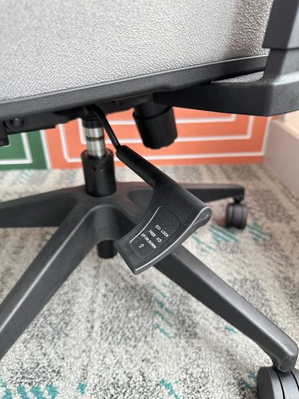 เก้าอี้สำนักงาน แบรนด์ LAMEX เบาะผ้าสีเทา ขาพลาสติก ล้อเลื่อน รูปที่ 13