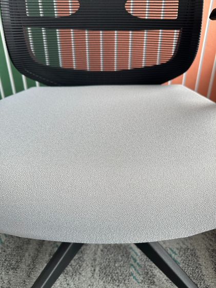 เก้าอี้สำนักงาน แบรนด์ LAMEX เบาะผ้าสีเทา ขาพลาสติก ล้อเลื่อน รูปที่ 11