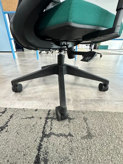 เก้าอี้สำนักงาน แบรนด์ LAMEX เบาะผ้าสีเขียว ขาพลาสติก ล้อเลื่อน รูปที่ 15