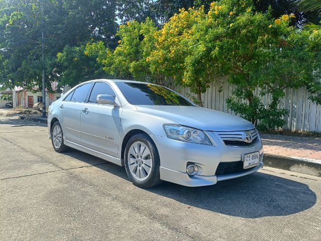 รถ Toyota Camry 2.4 Hybrid สี ฟ้า