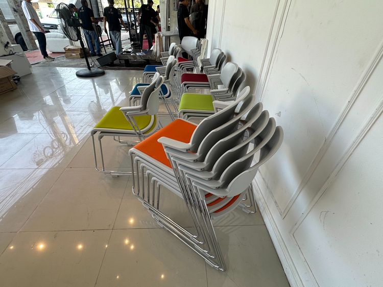 เก้าอี้ แบรนด์ KOKUYO เบาะผ้า คละสี โครงขาเหล็ก รูปที่ 4