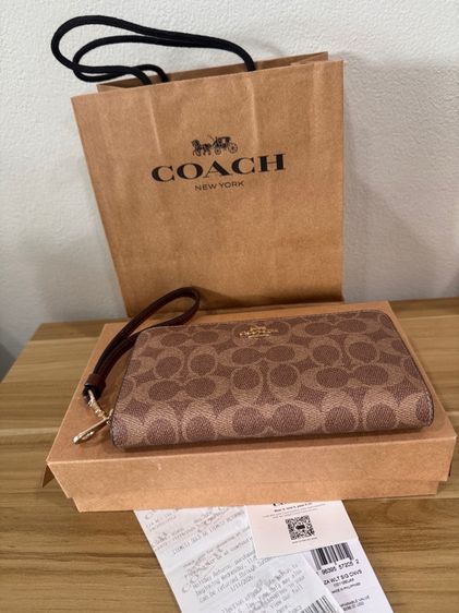 Coach Long zip Around wallet รูปที่ 2