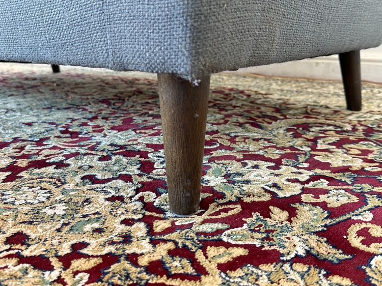 โซฟา 2 ที่นั่ง สไตล์วินเทจ เบาะผ้าสีเทา พิงหลังดึงดุม โครงขาไม้จริง รูปที่ 10