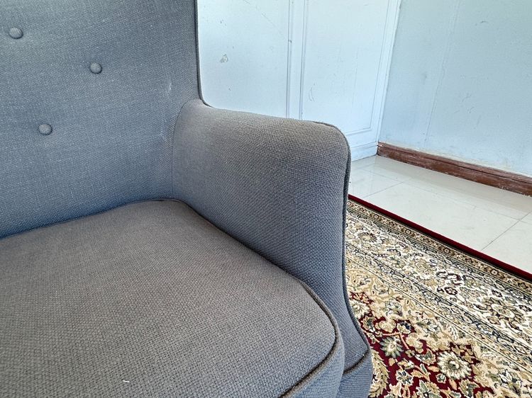 โซฟา 2 ที่นั่ง สไตล์วินเทจ เบาะผ้าสีเทา พิงหลังดึงดุม โครงขาไม้จริง รูปที่ 7