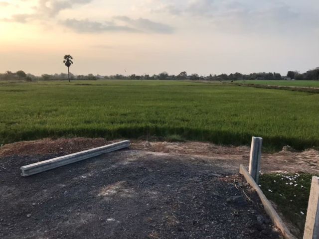 ไม่ใช่ ขายที่ดินติดถนน 304 ฉะเชิงเทรา