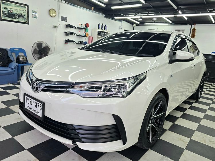 Toyota Altis 2017 1.8 E Sedan เบนซิน เกียร์อัตโนมัติ ขาว รูปที่ 4