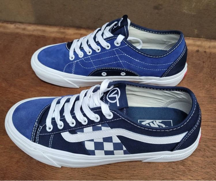 ขายรองเท้าVANS สีน้ำเงิน ของแท้ ใส่น้อยมากๆ สภาพสวยๆ พื้นนุ่มใส่สบาย ทนทาน ขนาด7.5us.(40eu)  รูปที่ 3