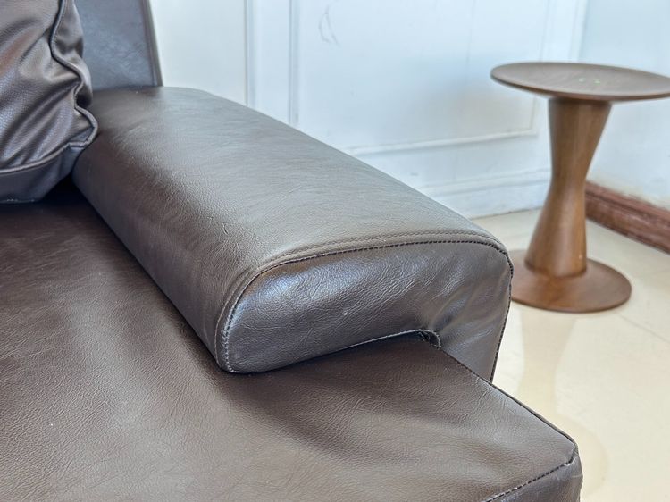 โซฟาแอล 3 ที่นั่ง เบาะหนัง PU สีน้ำตาล โครงไม้จริง ขาสแตนเลส  รูปที่ 14