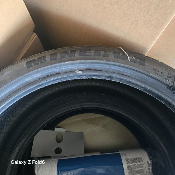 ยาง 245 35R20 MINERVA F205 ราคาเส้น 2900 ปี 2025 สติ้กเกอร์ไม่มี ดอกขนยังอยู่