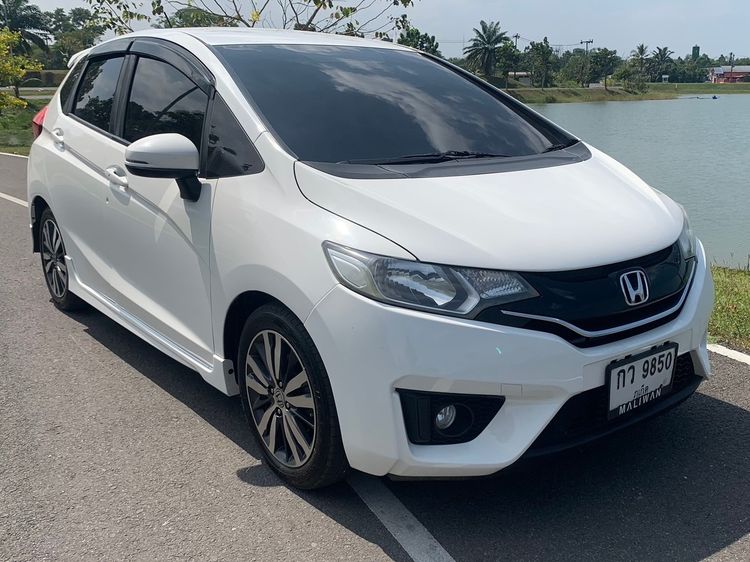 Honda Jazz 2016 1.5 SV i-VTEC Sedan เบนซิน ไม่ติดแก๊ส เกียร์อัตโนมัติ ขาว รูปที่ 2