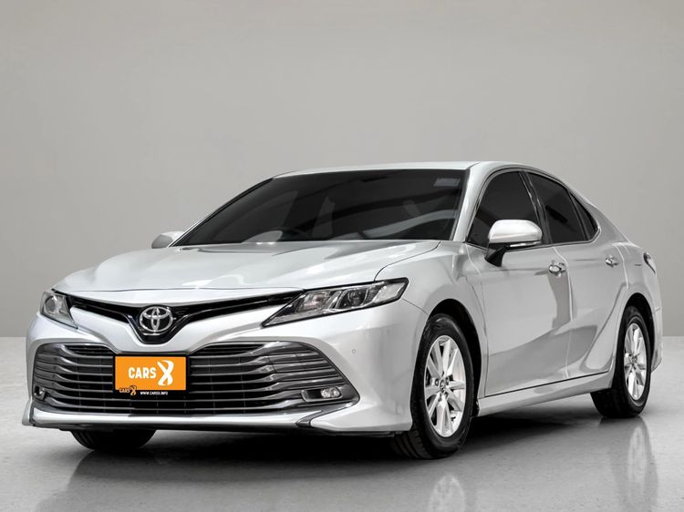 รถ Toyota Camry 2.0 G สี บรอนซ์เงิน