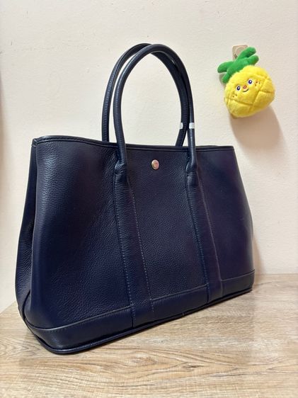 กระเป๋า TAYWIN (เทวินทร์) สีน้ำเงิน Navy ทรง Tote หนังลาย Togo สวยหรู สภาพดี รูปที่ 3
