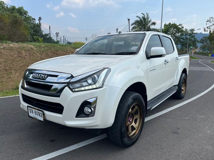 รถ Isuzu D-MAX 1.9 Hi-Lander Stealth Z Prestige สี ขาว