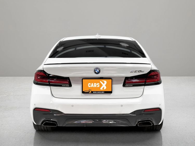 BMW Series 5 2023 530e Sedan ปลั๊กอินไฮบริด (PHEV) ไม่ติดแก๊ส เกียร์อัตโนมัติ ขาว รูปที่ 4