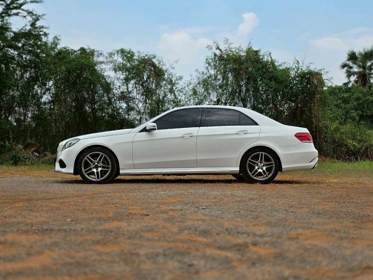 Mercedes-Benz E-Class 2014 E300 2.2 BlueTEC Hybrid AMG Dynamic Sedan ดีเซล ไม่ติดแก๊ส เกียร์อัตโนมัติ ขาว รูปที่ 3