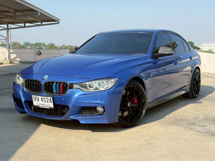 รถ BMW Series 3 320d สี น้ำเงิน
