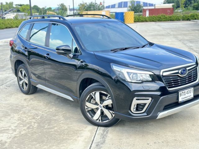 รถ Subaru Forester 2.0 i-S สี ดำ