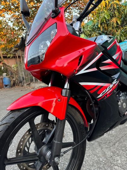 HONDA CBR 150R คาร์บูเกียร์สตาร์ทมือ  เครื่องดีมากสีสวยมากต้องมาดูของจริงมีสถานที่ให้ทดลองขับขี่ก่อนซื้อ รูปที่ 16
