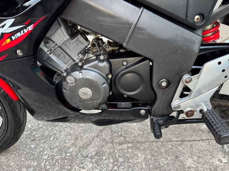 HONDA CBR 150R คาร์บูเกียร์สตาร์ทมือ  เครื่องดีมากสีสวยมากต้องมาดูของจริงมีสถานที่ให้ทดลองขับขี่ก่อนซื้อ รูปที่ 8