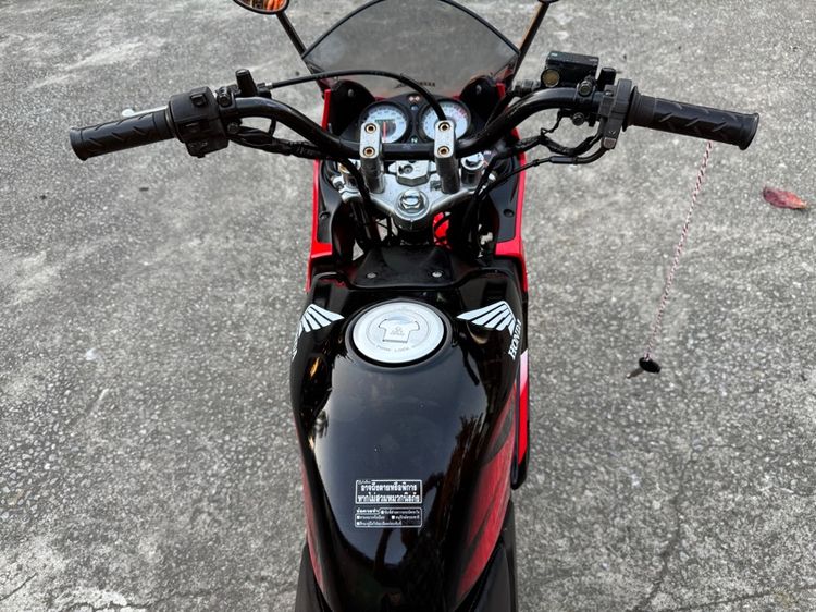 HONDA CBR 150R คาร์บูเกียร์สตาร์ทมือ  เครื่องดีมากสีสวยมากต้องมาดูของจริงมีสถานที่ให้ทดลองขับขี่ก่อนซื้อ รูปที่ 6