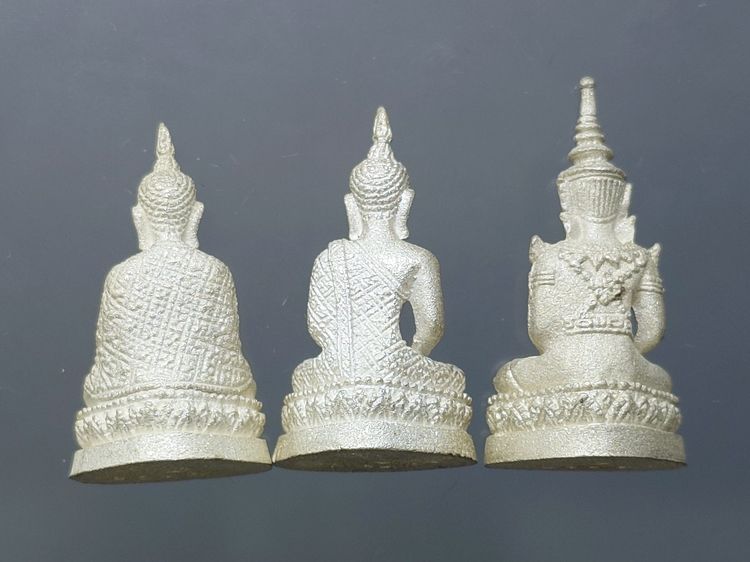 พระแก้วมรกต ชุด 3 ฤดู สธ. เนื้อเงิน มูลนิธิสิรินธรราชวิทยาลัย สร้าง วัดบวรนิเวศวิหาร ปี2538 พร้อมกล่องเดิม รูปที่ 4