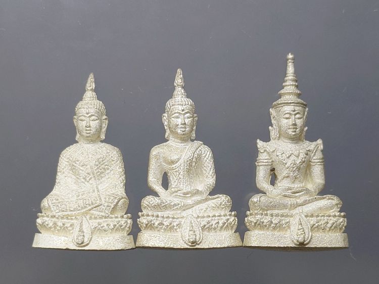 พระแก้วมรกต ชุด 3 ฤดู สธ. เนื้อเงิน มูลนิธิสิรินธรราชวิทยาลัย สร้าง วัดบวรนิเวศวิหาร ปี2538 พร้อมกล่องเดิม รูปที่ 3