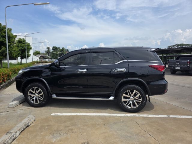 Toyota Fortuner 2018 2.4 G Utility-car ดีเซล ไม่ติดแก๊ส เกียร์อัตโนมัติ ดำ รูปที่ 2