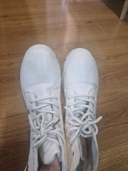 รองเท้าบูธ สีขาว รูปที่ 2