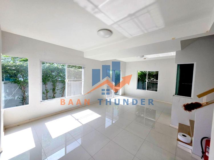 ไม่มี ขาย บ้านแฝด วิลลาจจิโอ ปิ่นเกล้า - ศาลายา 35 ตารางวา บ้านใหม่ไม่เคยเข้าอยู่ รูปที่ 2