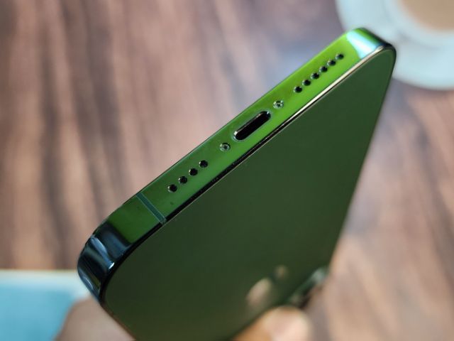 13 promax. 128GB ตำหนิขอบล่าง รูปที่ 4