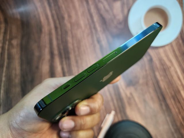 13 promax. 128GB ตำหนิขอบล่าง รูปที่ 8