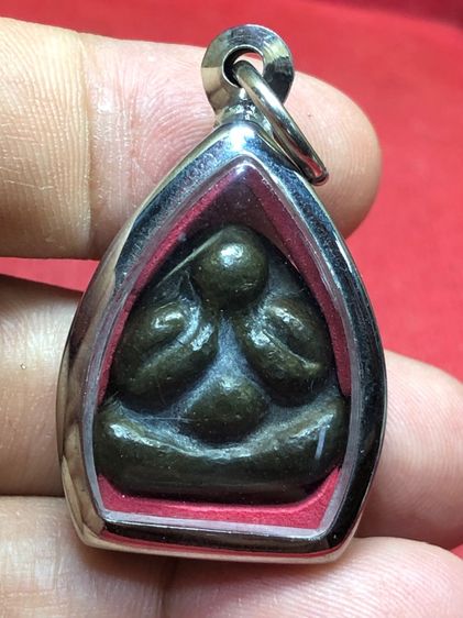 พระปิดตาหลวงพ่อโตวัดเนิน