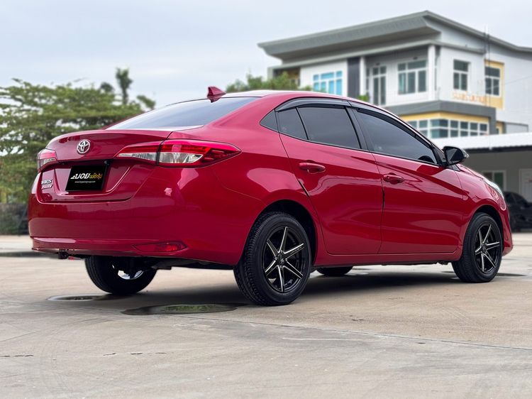 Toyota Yaris ATIV 2020 1.2 Mid Sedan เบนซิน ไม่ติดแก๊ส เกียร์อัตโนมัติ แดง รูปที่ 4