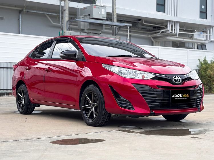 Toyota Yaris ATIV 2020 1.2 Mid Sedan เบนซิน ไม่ติดแก๊ส เกียร์อัตโนมัติ แดง รูปที่ 3