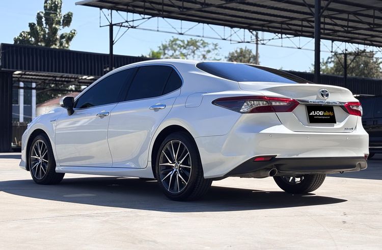 Toyota Camry 2022 2.5 HEV Premium Sedan ไฮบริด ไม่ติดแก๊ส เกียร์อัตโนมัติ ขาว รูปที่ 4