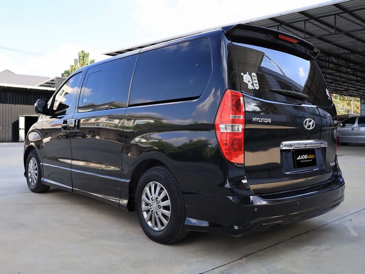 Hyundai H-1  2016 2.5 Deluxe Utility-car ดีเซล ไม่ติดแก๊ส เกียร์อัตโนมัติ ดำ รูปที่ 4