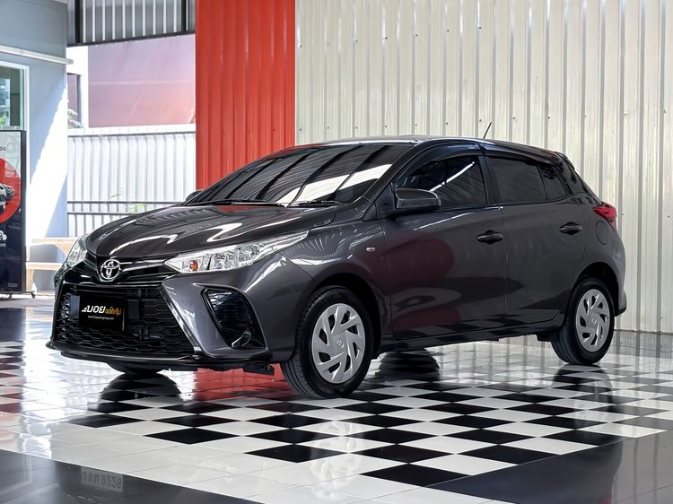 รถ Toyota Yaris 1.2 Entry สี เทา