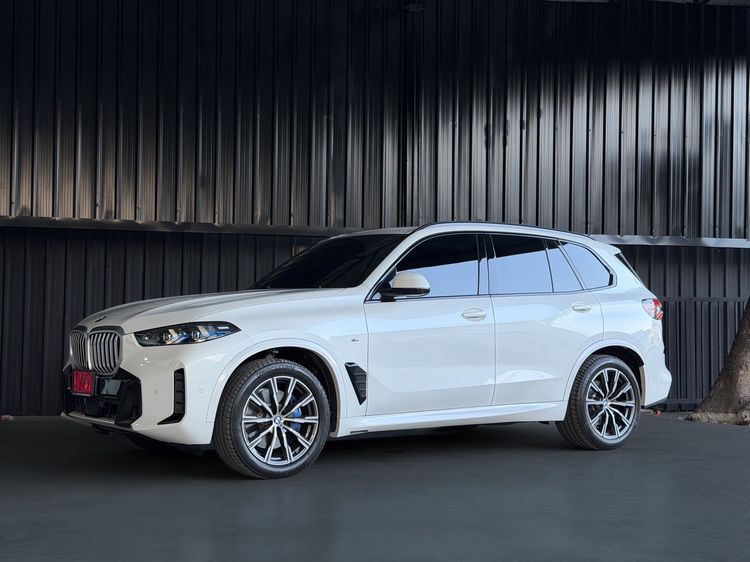 รถ BMW X5 3.0 xDrive30d M Sport 4WD สี ขาว
