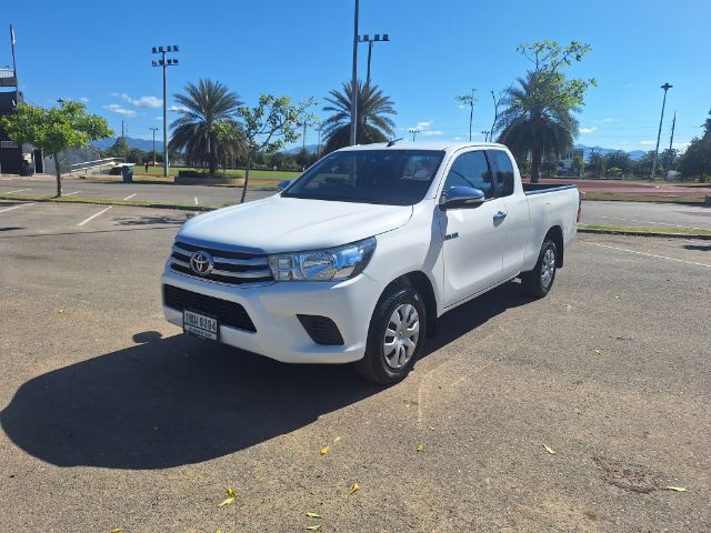 รถ Toyota Hilux Revo 2.4 J Plus สี ขาว