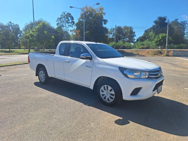 Toyota Hilux Revo 2016 2.4 J Plus Sedan ดีเซล ไม่ติดแก๊ส เกียร์ธรรมดา ขาว รูปที่ 3