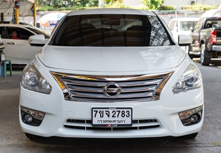 รถ Nissan Teana 2.0 XL สี ขาว