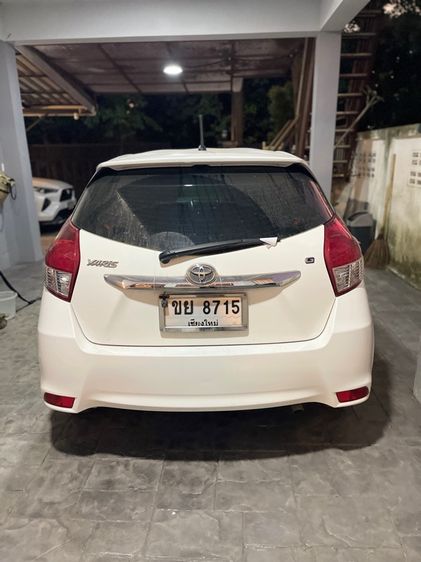 รถ Toyota Yaris 1.5 G สี ขาว
