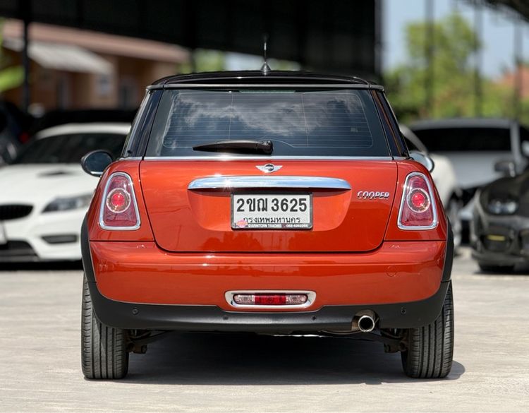 Mini Hatch Cooper 2011 1.6 Sedan เบนซิน ไม่ติดแก๊ส เกียร์อัตโนมัติ ส้ม รูปที่ 4