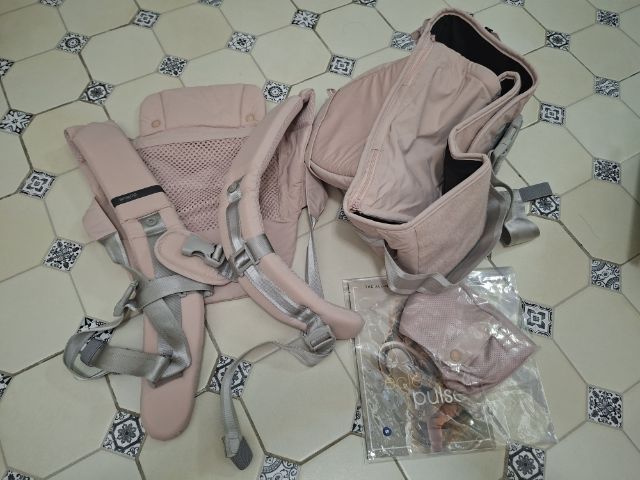 🌸 ขายเป้อุ้มเด็ก Ecleve รุ่น Pulse Line 3in1 (Indi Pink) 🌸
ของแท้จากเกาหลี 🇰🇷 สภาพดีมาก ใช้น้อยมาก